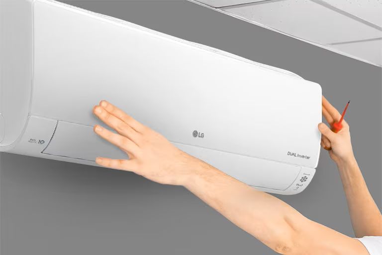 Klimatyzator LG Deluxe z oczyszczaniem UVnano™ DUAL Inverter Wi-Fi 3,5kW 35 m2